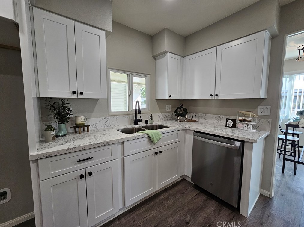 360 Santa Clara Cir, Hemet CA  92543-6957 exterior