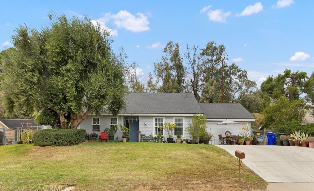 7821 Big Rock Dr, Riverside, CA 92509