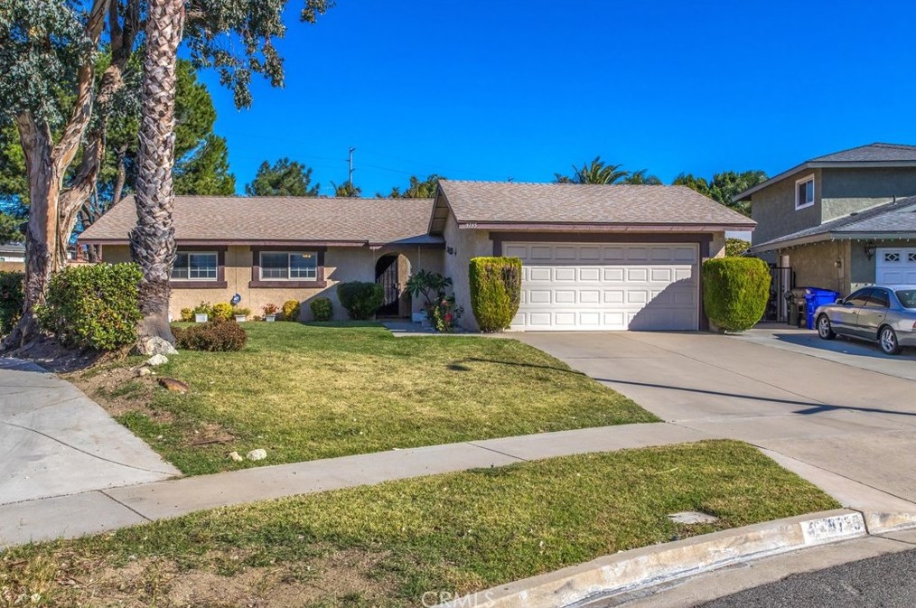 9735 Date St, Fontana, CA 92335-6574