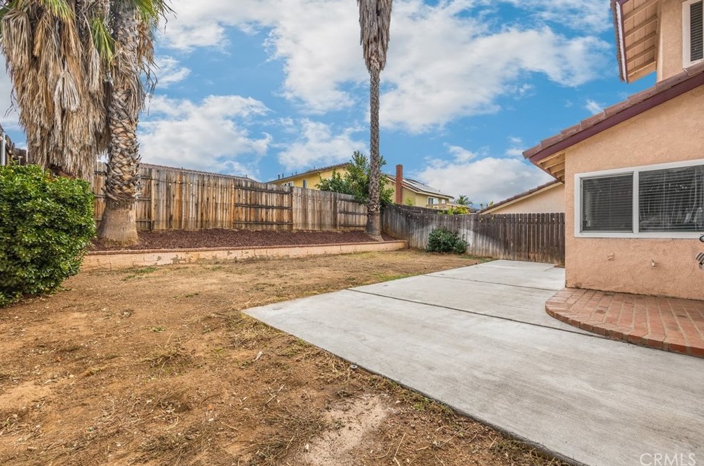 11054 Avis Ct, Moreno Valley CA  92557-4957 exterior