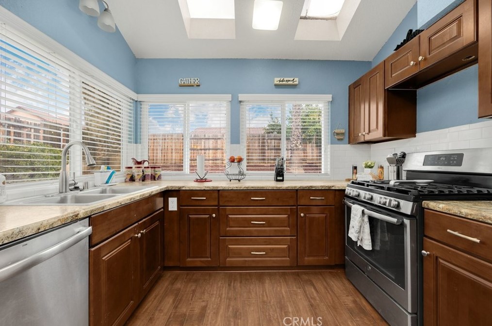 11054 Avis Ct, Moreno Valley CA  92557-4957 exterior