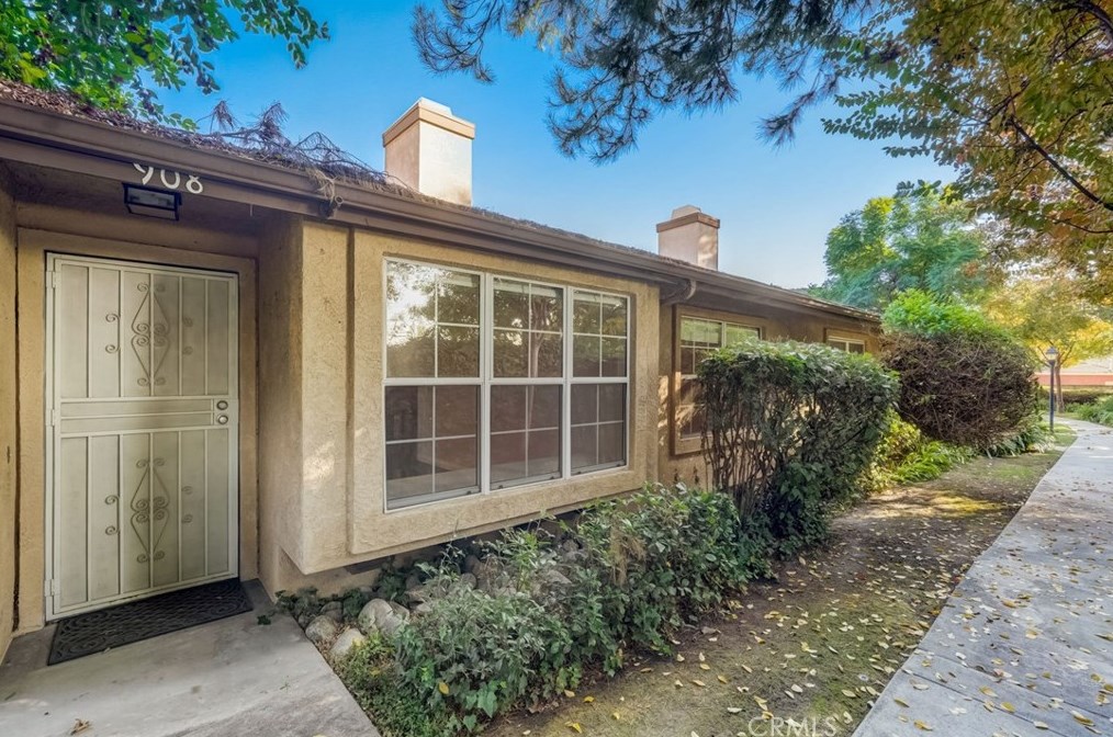 908 Glendora Ave, Glendora, CA 91740-6308