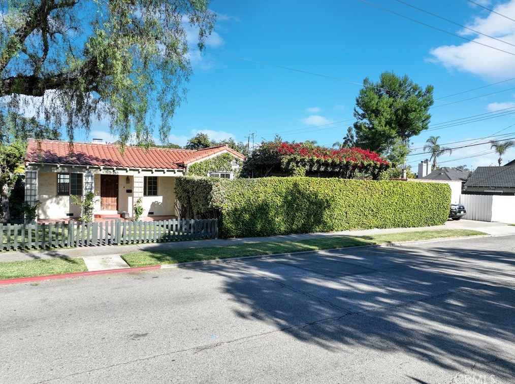 1147 S Van Ness Ave, Santa Ana, CA 92707