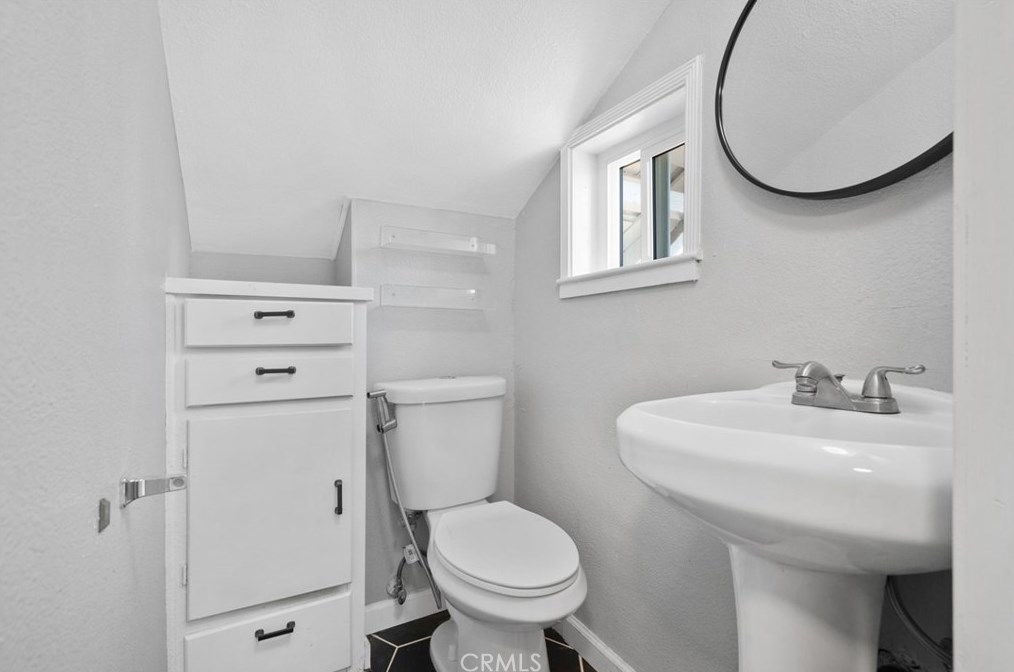 6188 Palm Ave, Riverside CA  92506-2022 exterior