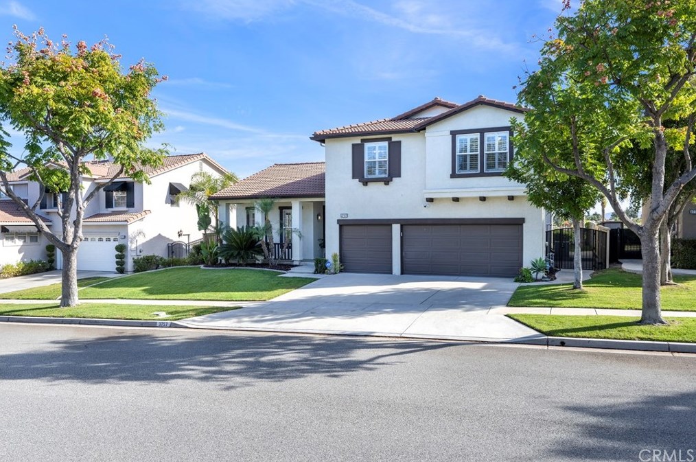 3757 Holly Springs Dr, Corona CA  92881-8206 exterior