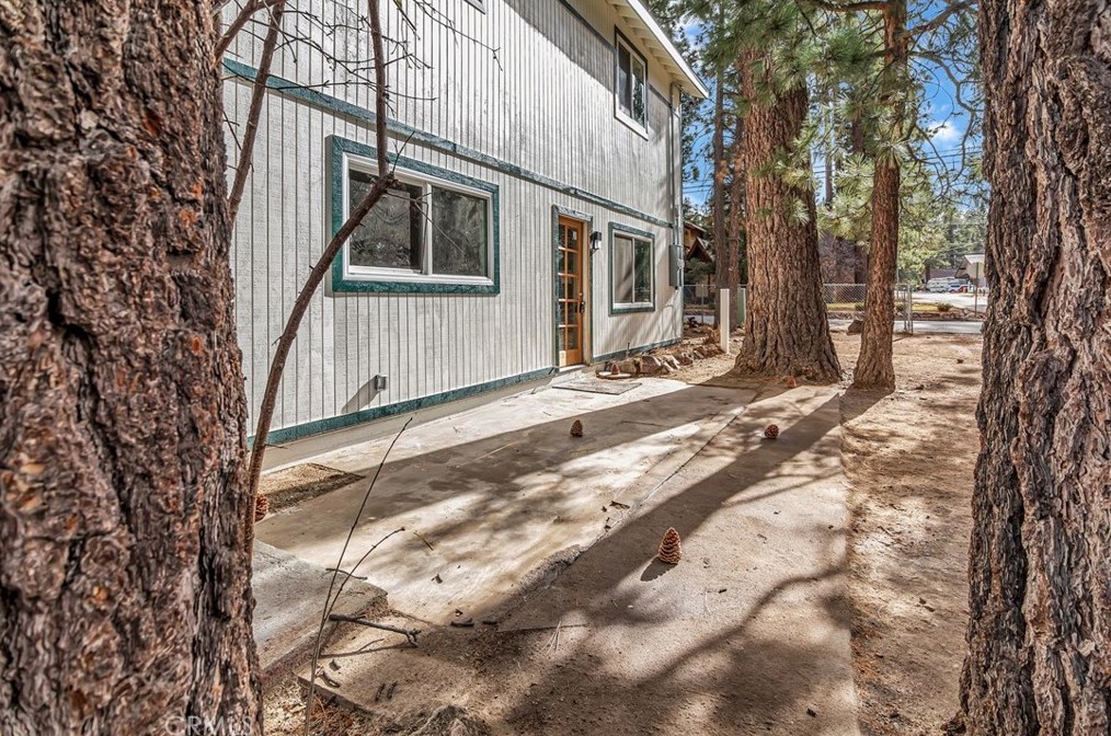 345 Country Clb Blvd, Big Bear City CA  92314-9048 exterior