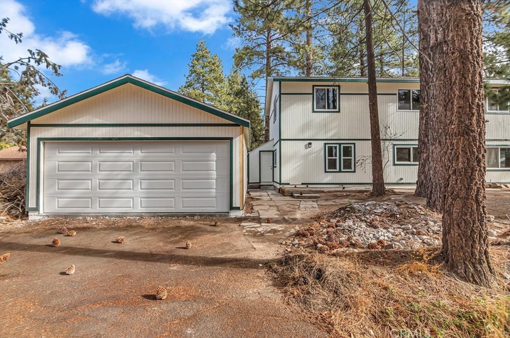 345 Country Clb Blvd, Big Bear City CA  92314-9048 exterior