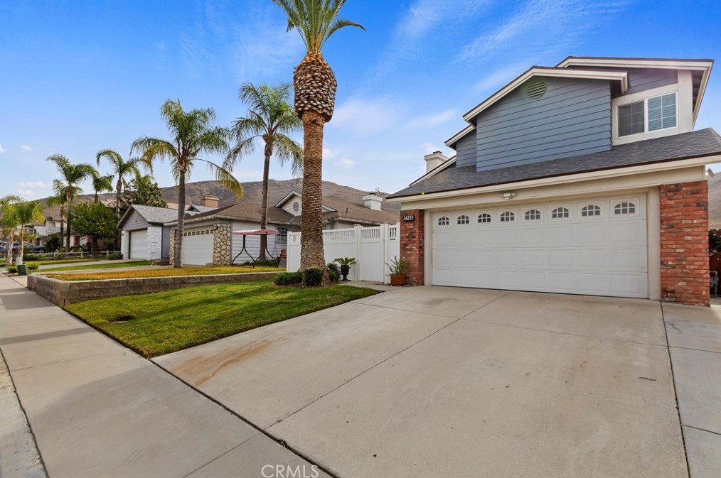 14233 Weeping Willow Ln, Fontana, CA 92337