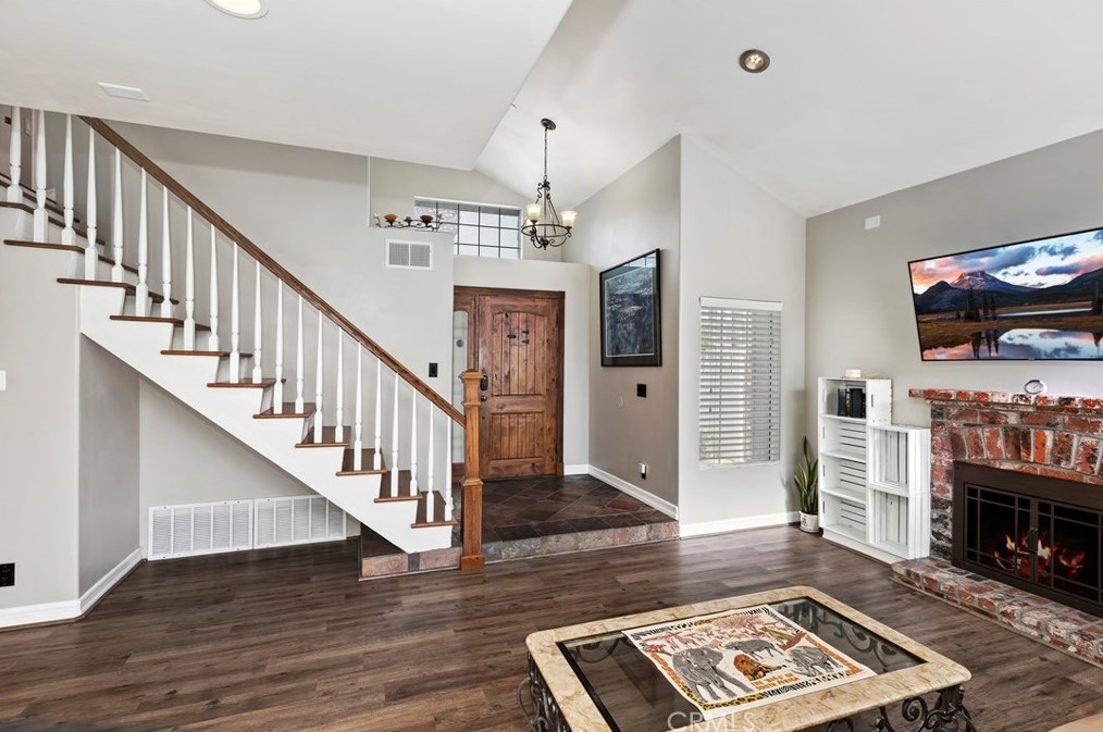 14233 Weeping Willow Ln, Fontana CA  92337-0721 exterior