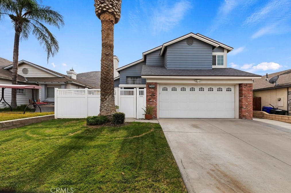 14233 Weeping Willow Ln, Fontana CA  92337-0721 exterior