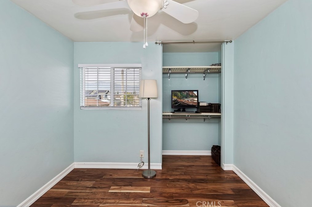 14233 Weeping Willow Ln, Fontana CA  92337-0721 exterior