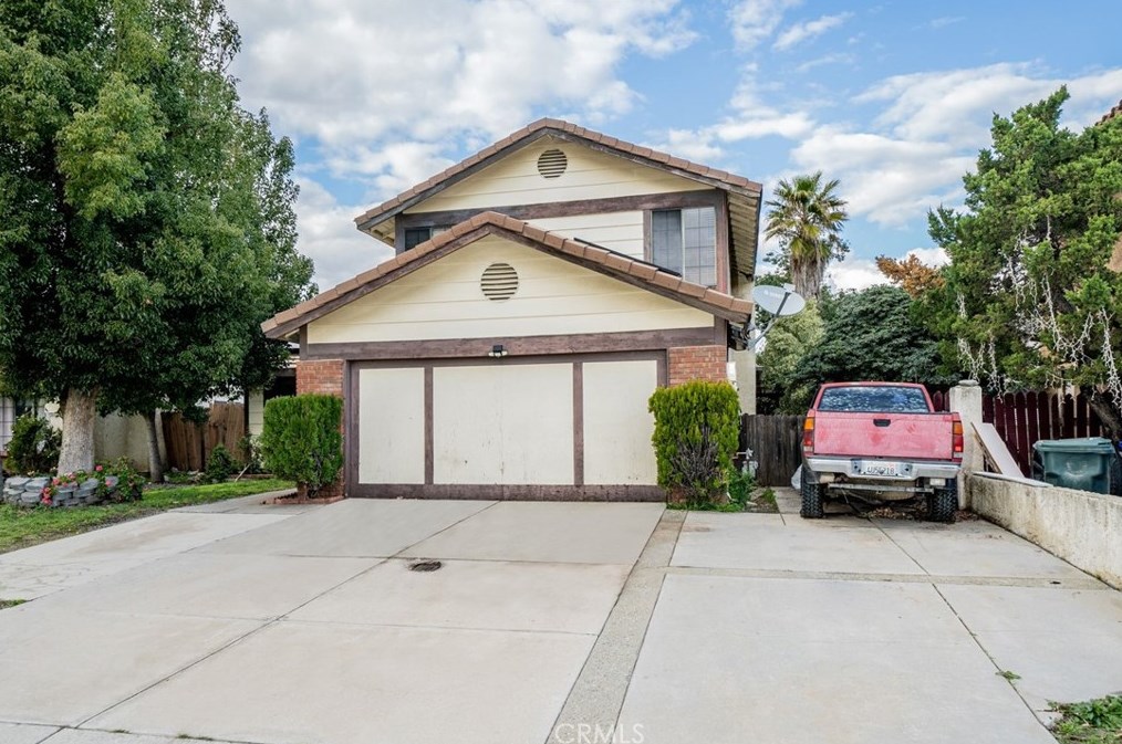 17152 Lurelane St, Fontana, CA 92336-1548