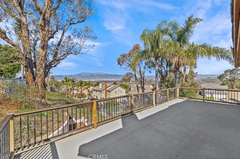 11233 Cadbury Dr, Riverside CA  92505-2268 exterior