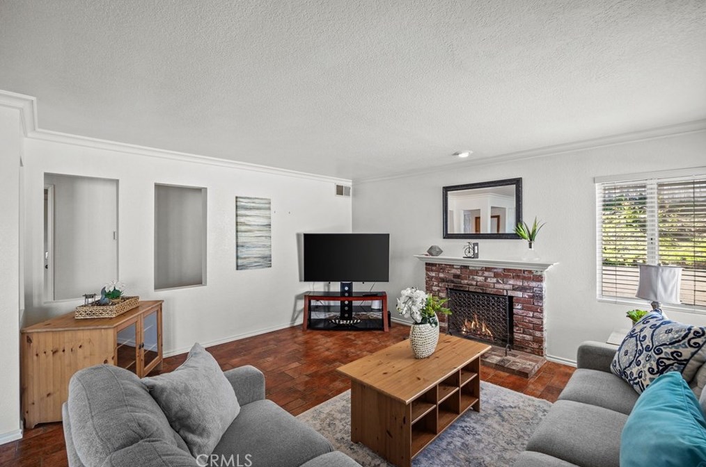 11233 Cadbury Dr, Riverside CA  92505-2268 exterior