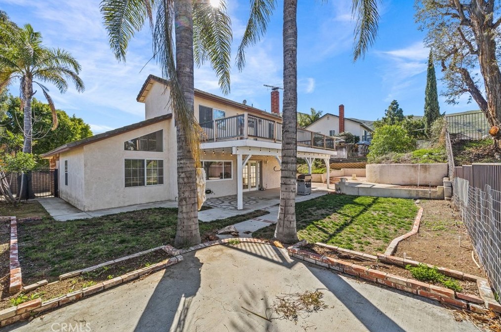 11233 Cadbury Dr, Riverside CA  92505-2268 exterior