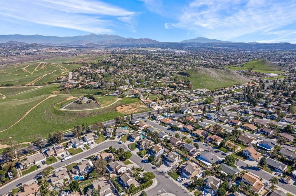 11233 Cadbury Dr, Riverside CA  92505-2268 exterior