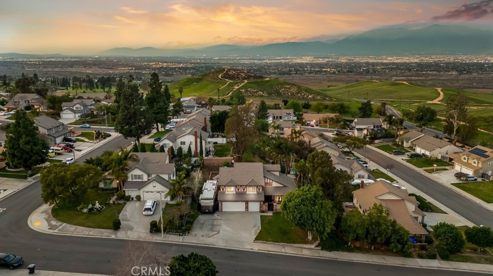 11233 Cadbury Dr, Riverside CA  92505-2268 exterior