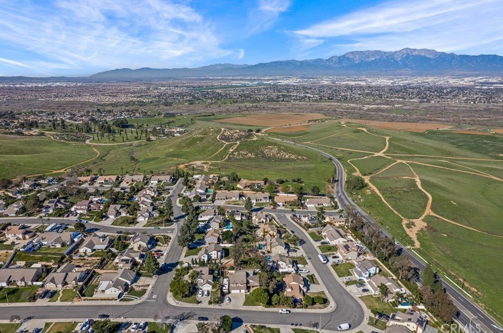 11233 Cadbury Dr, Riverside CA  92505-2268 exterior