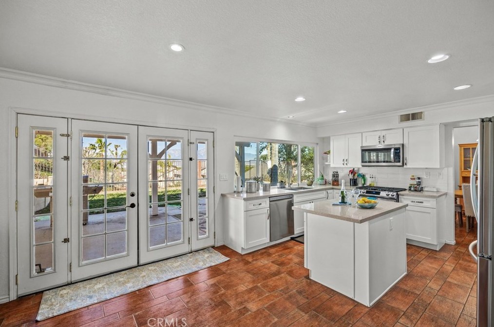 11233 Cadbury Dr, Riverside CA  92505-2268 exterior