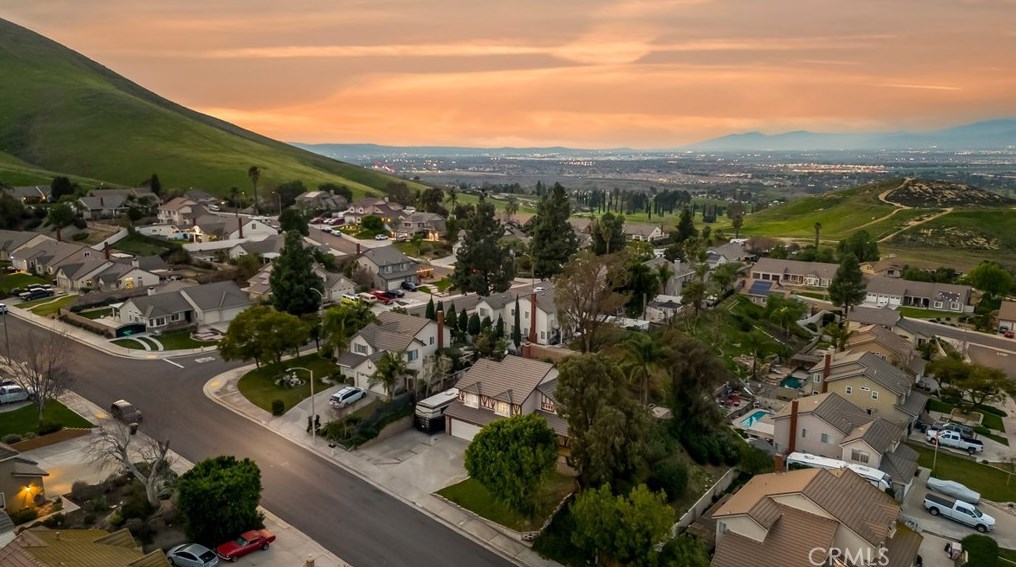 11233 Cadbury Dr, Riverside CA  92505-2268 exterior