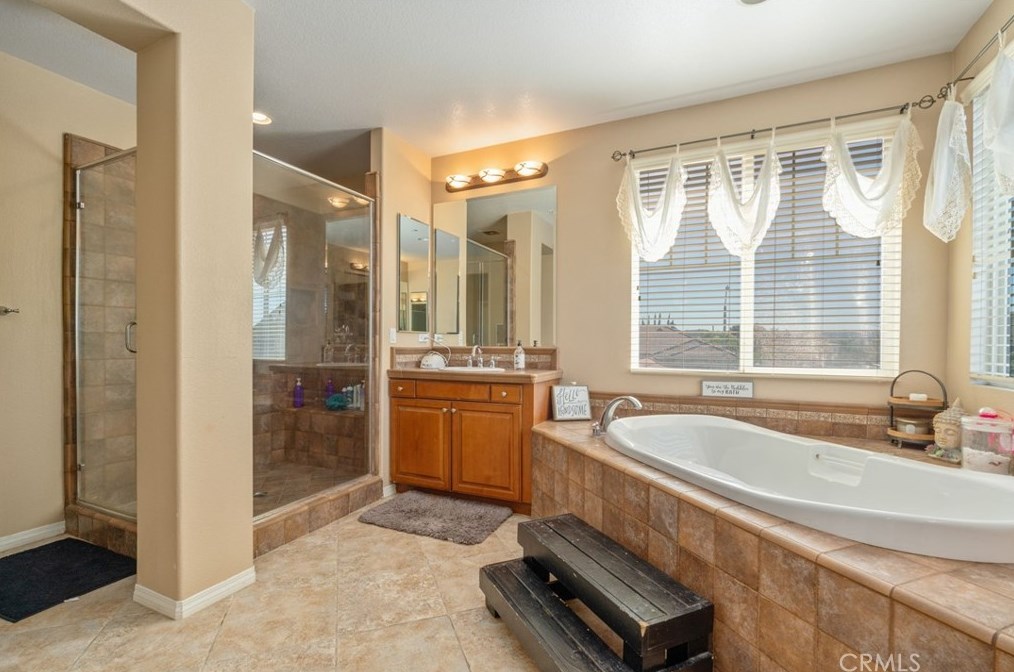 19644 Shadowbrook Way, Riverside CA  92508-6809 exterior