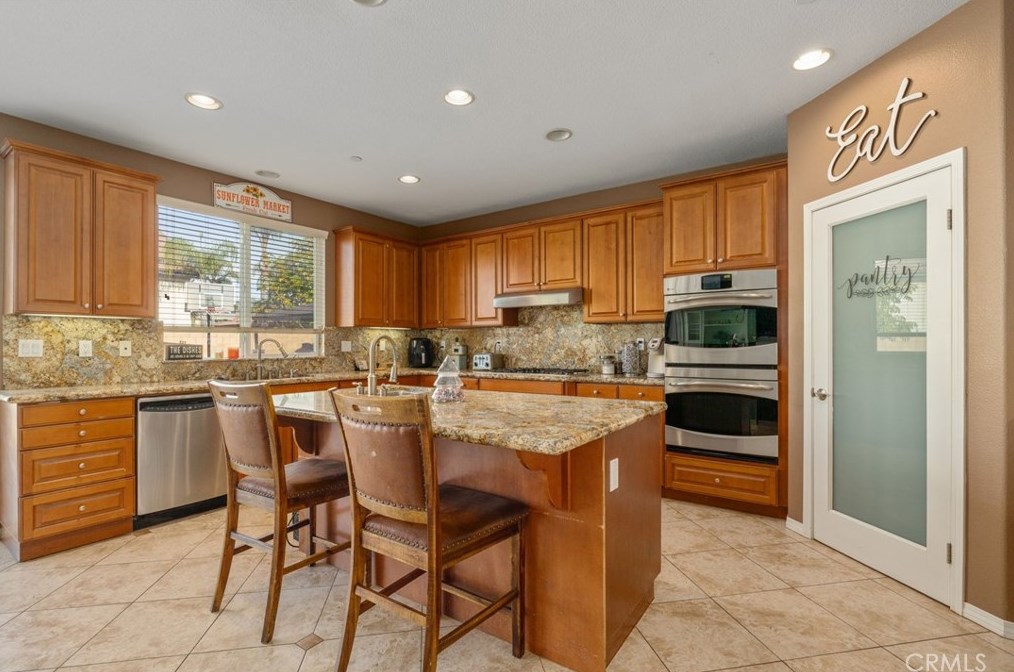 19644 Shadowbrook Way, Riverside CA  92508-6809 exterior