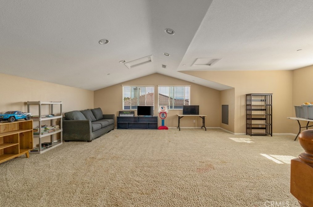 19644 Shadowbrook Way, Riverside CA  92508-6809 exterior