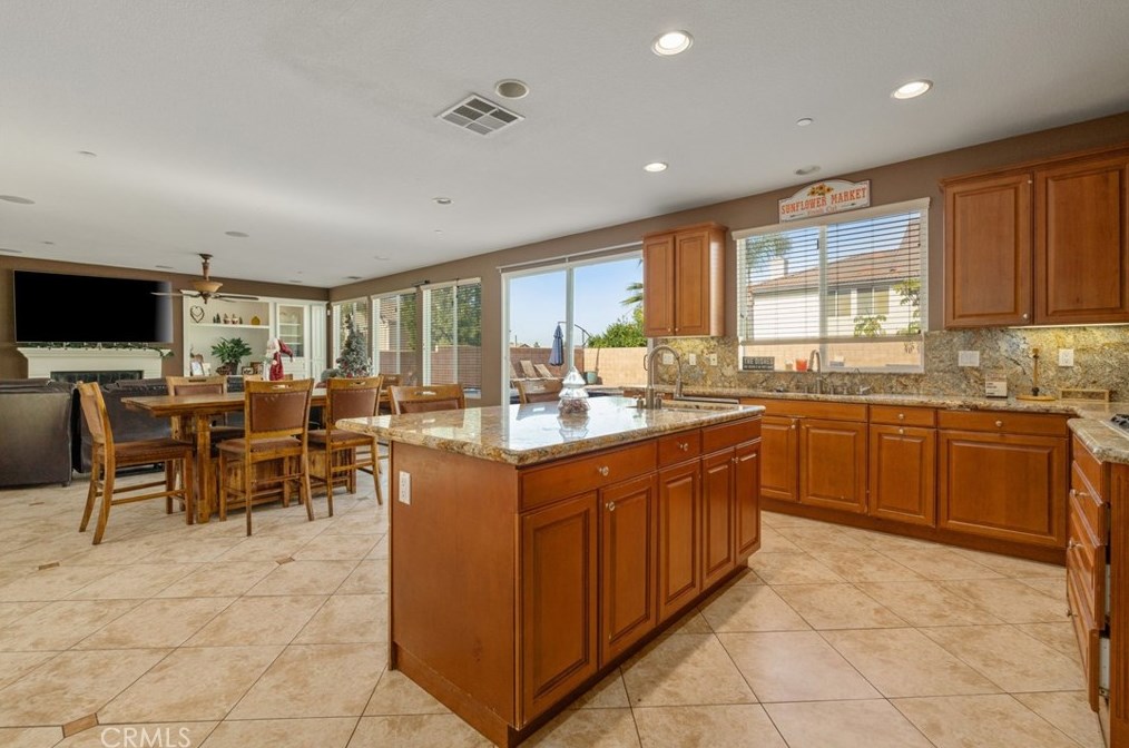 19644 Shadowbrook Way, Riverside CA  92508-6809 exterior