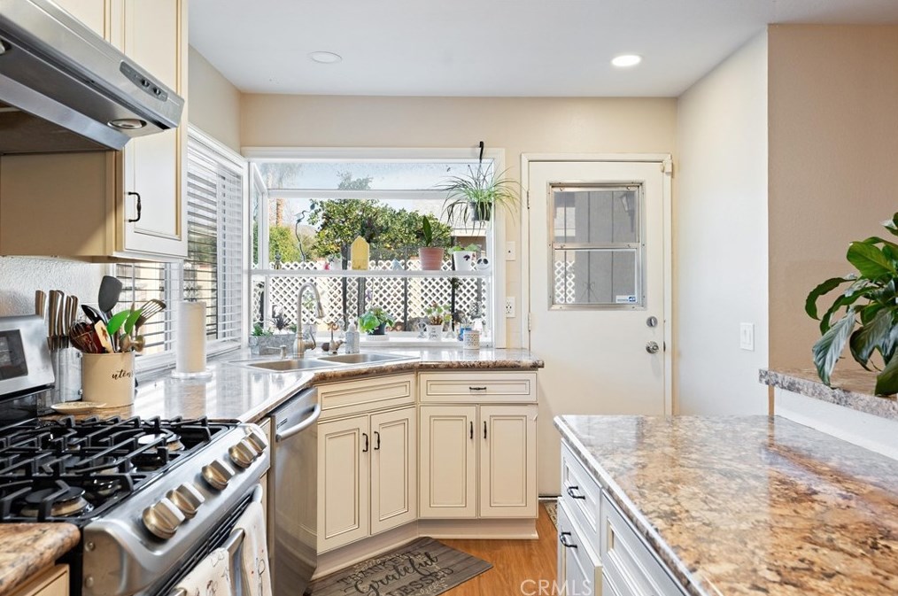 4278 Mill Creek St, Riverside CA  92509-6664 exterior