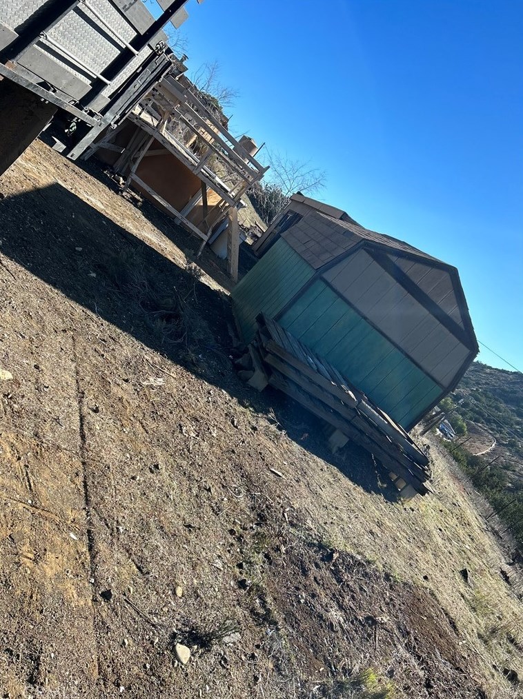 6211 Hubbard Rd, Acton CA  93510-1624 exterior