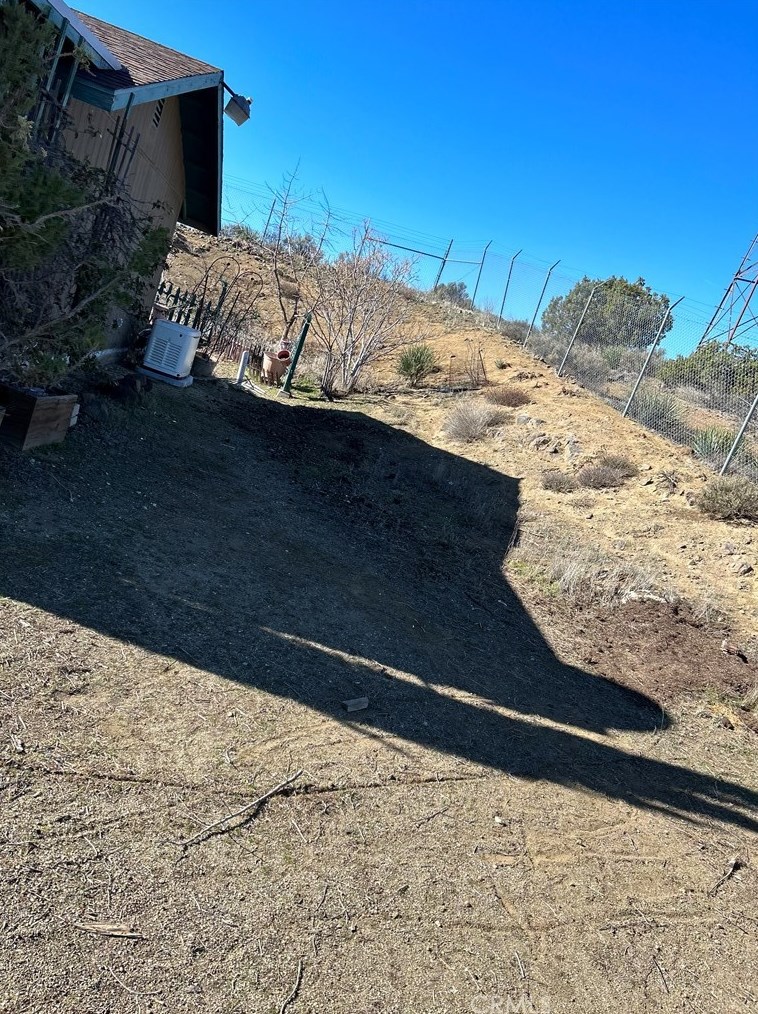 6211 Hubbard Rd, Acton CA  93510-1624 exterior