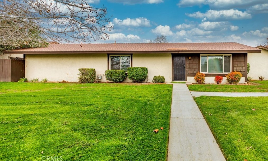 4207 Kingsbury Pl, Riverside, CA 92503-3256
