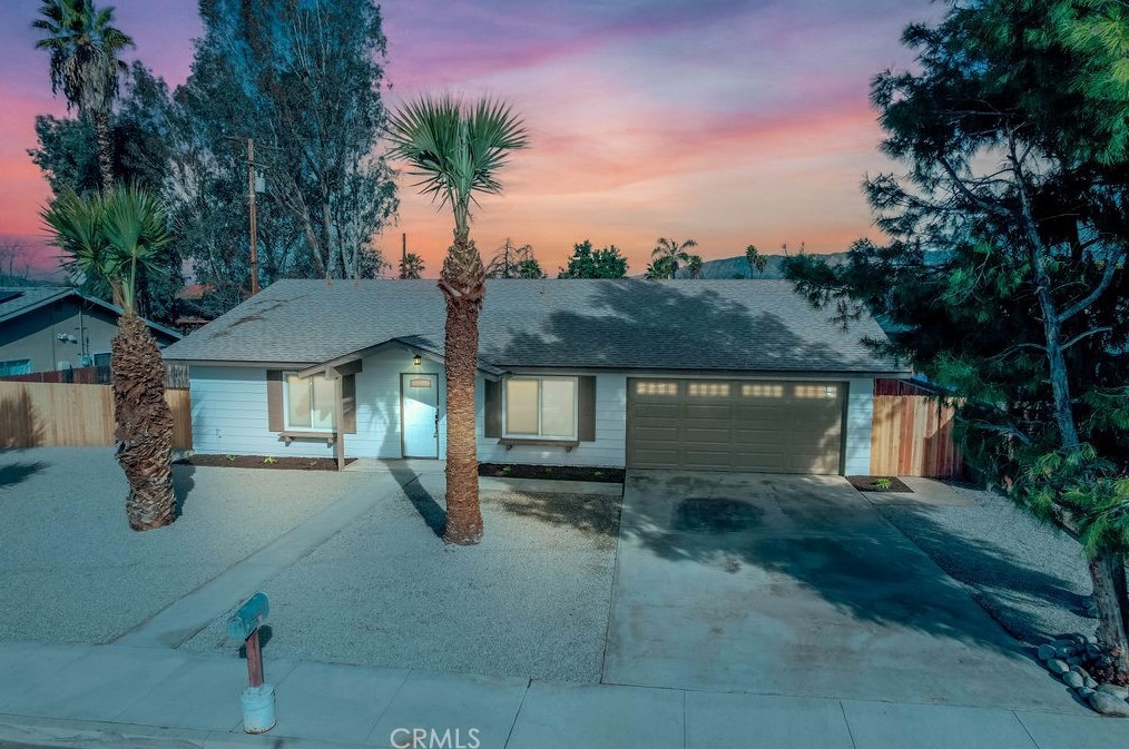 540 Fern Pl, Hemet, CA 92543-6033