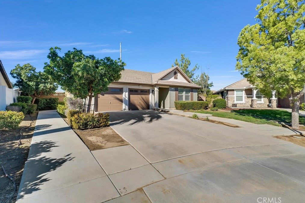 674 Nihal Ct, Perris, CA 92571-7805