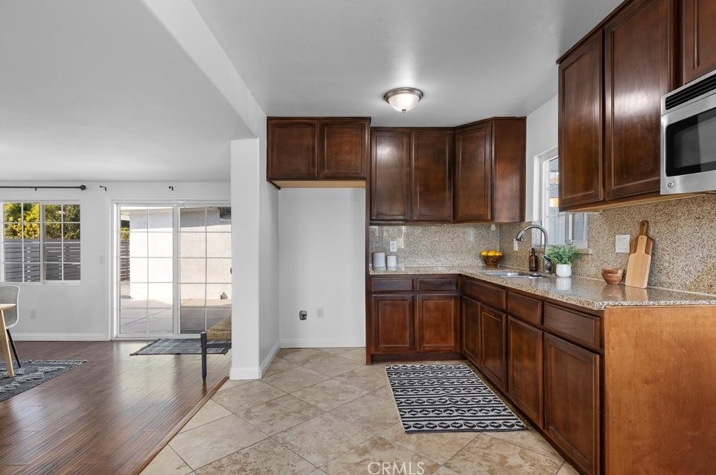 1413 94th St, Los Angeles CA  90047-3911 exterior