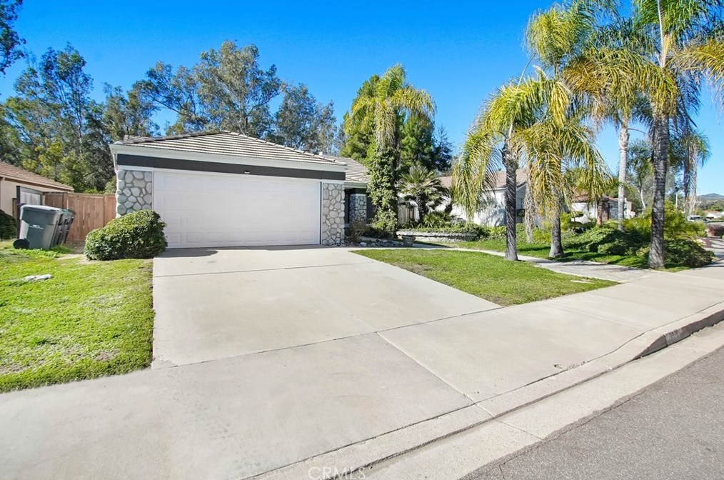 39901 Snow Gum Ln, Murrieta, CA 92562-4102