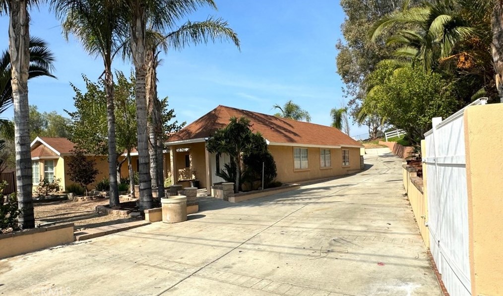 10145 Eddystone St, Riverside, CA 92503-2823