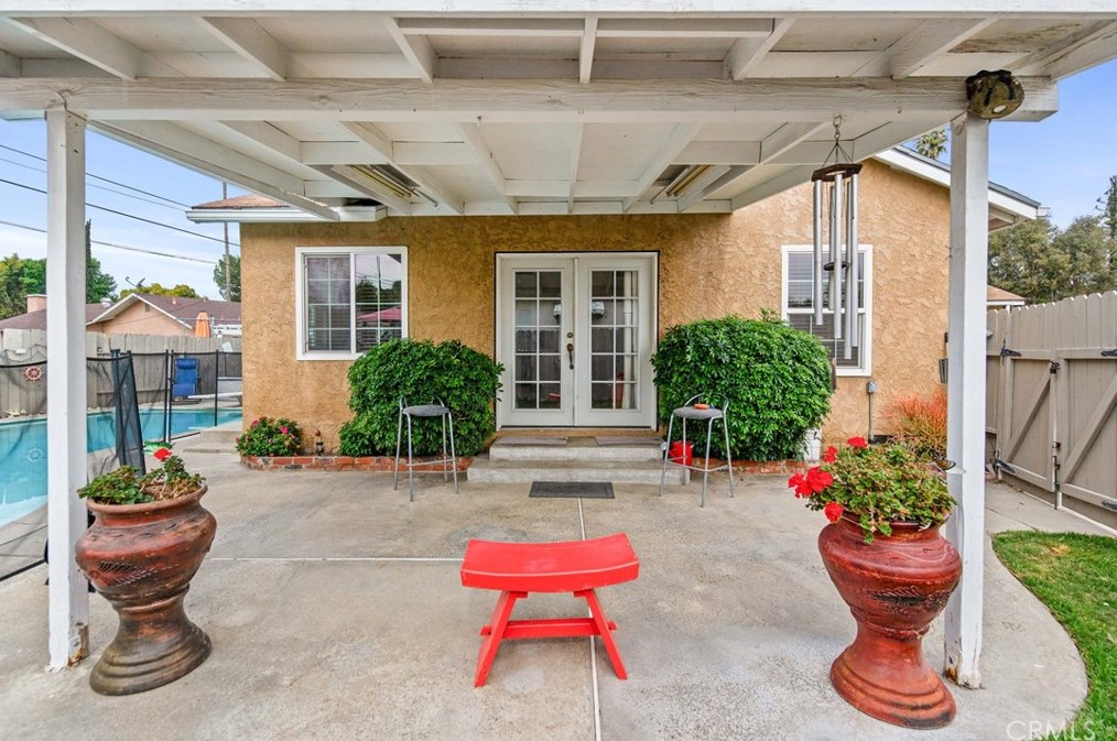 3892 Roblyn St, Riverside CA  92504-2946 exterior