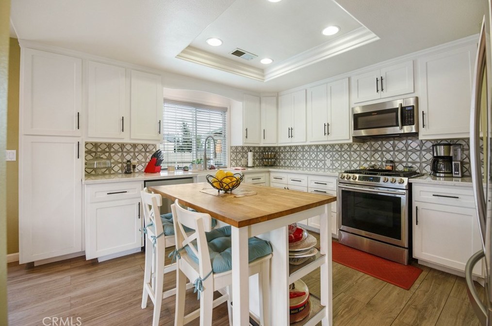 3892 Roblyn St, Riverside CA  92504-2946 exterior