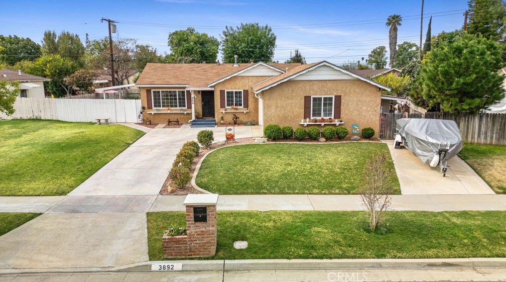 3892 Roblyn St, Riverside, CA 92504-2946
