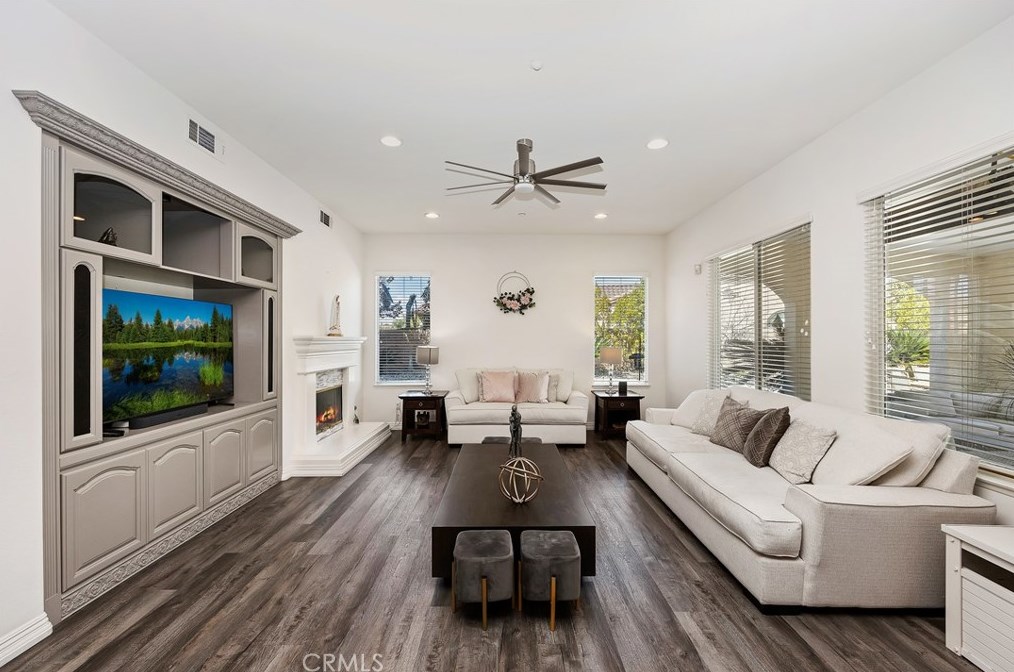 1987 Sycamore Hill Dr, Riverside CA  92506-4669 exterior