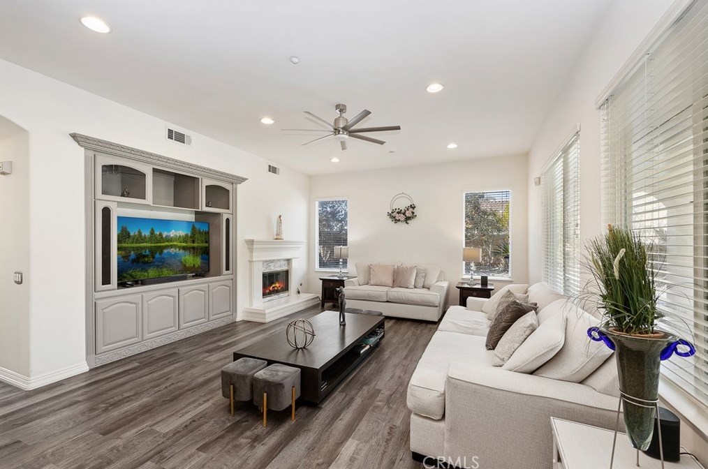 1987 Sycamore Hill Dr, Riverside CA  92506-4669 exterior
