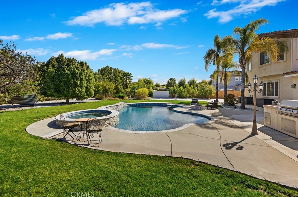1987 Sycamore Hill Dr, Riverside CA  92506-4669 exterior