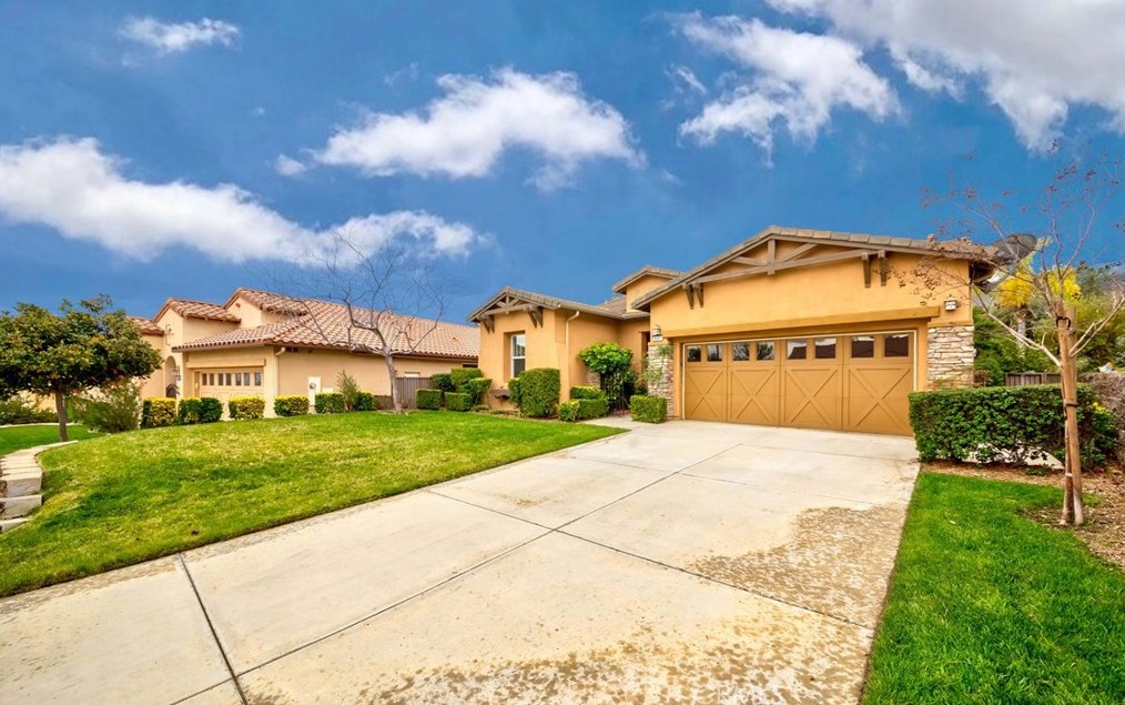 9061 Yani Ct, Corona, CA 92883
