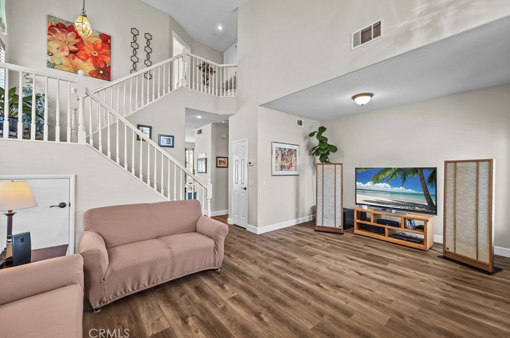 787 Montague Dr, Corona, CA 92879-8809
