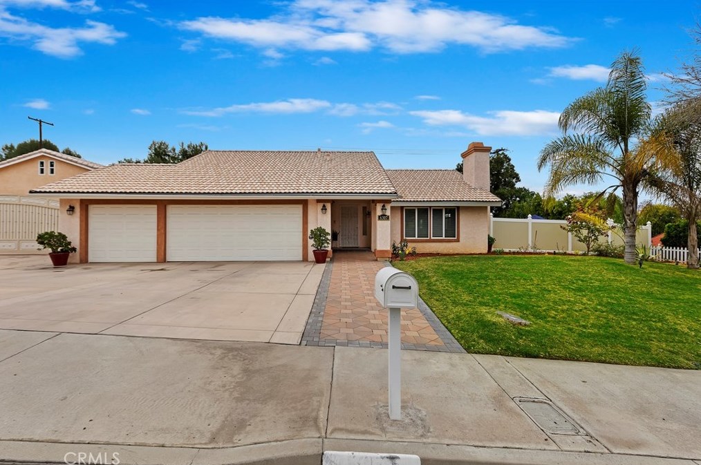 6307 Westview Dr, Riverside CA  92506-5325 exterior