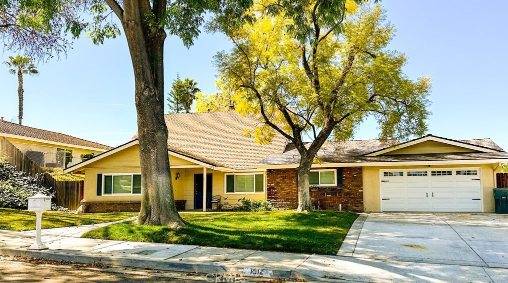 1512 Bellefontaine Dr, Riverside, CA 92506-3722