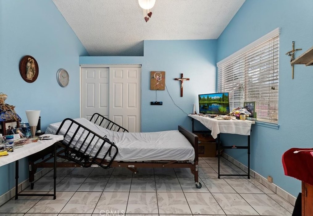 14416 Sylvester Dr, Moreno Valley CA  92553-4962 exterior