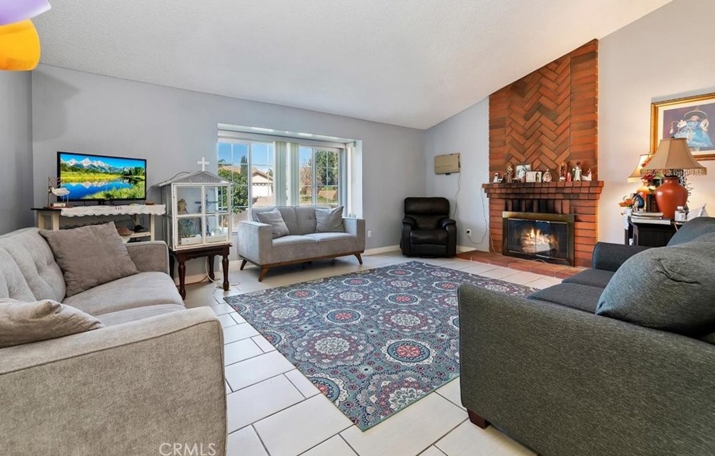 14416 Sylvester Dr, Moreno Valley CA  92553-4962 exterior