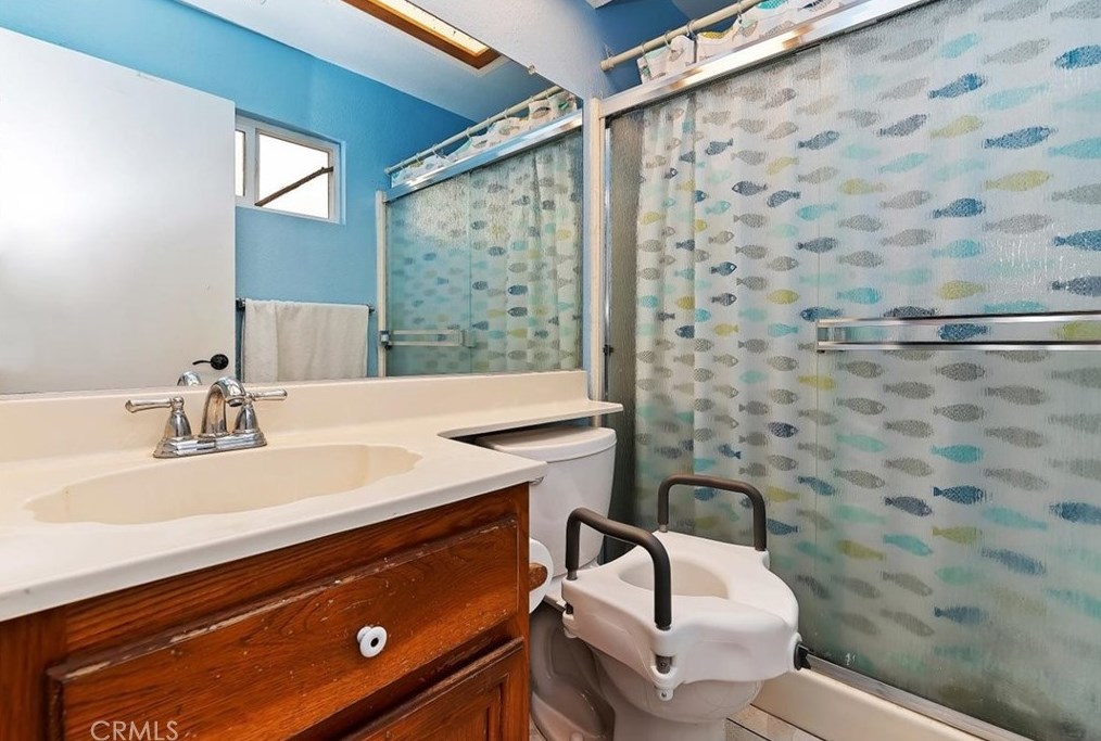 14416 Sylvester Dr, Moreno Valley CA  92553-4962 exterior